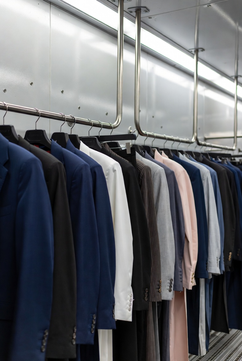 Перевозка одежды на вешалках (GOH)